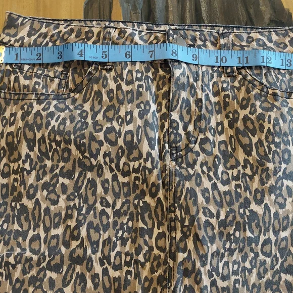 SKIRT - Picture 3 of 9